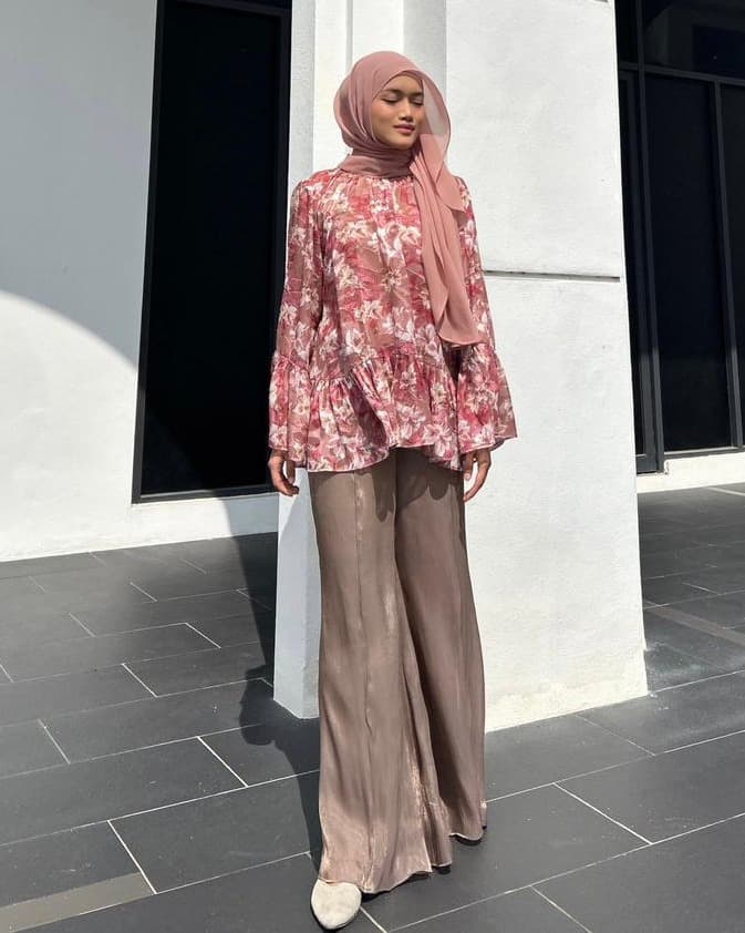 Anna Top in the Dusty Lily print