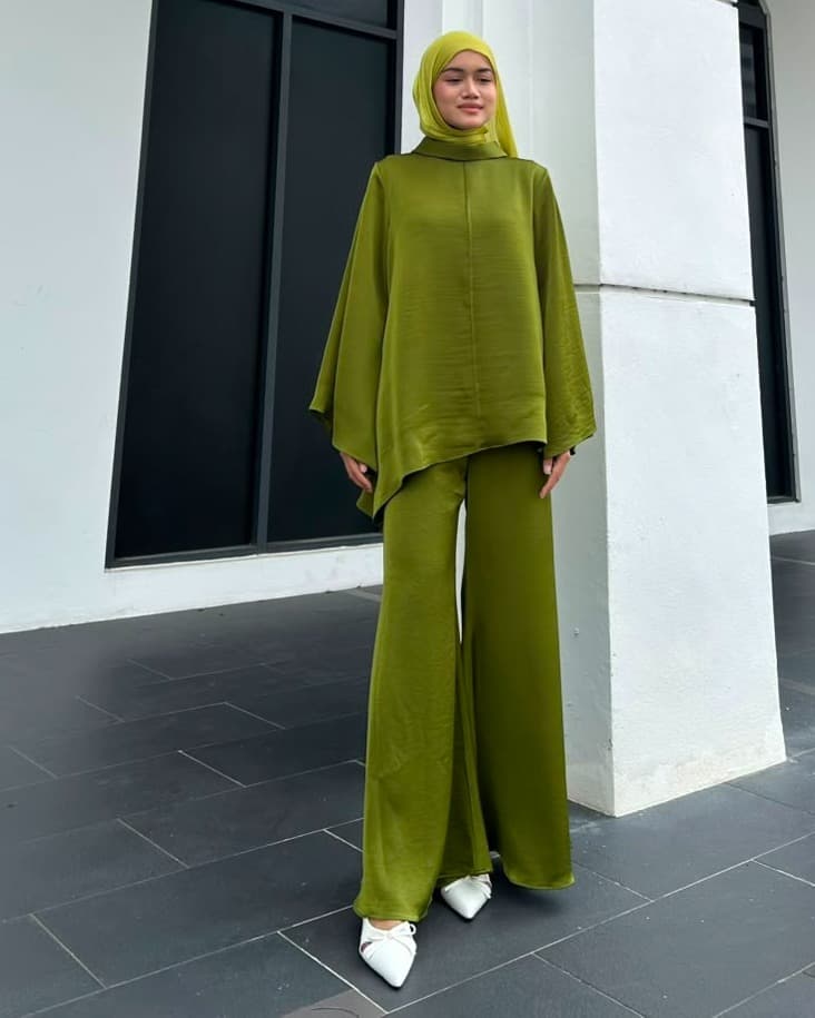 Danisya Sets in Kelly Green