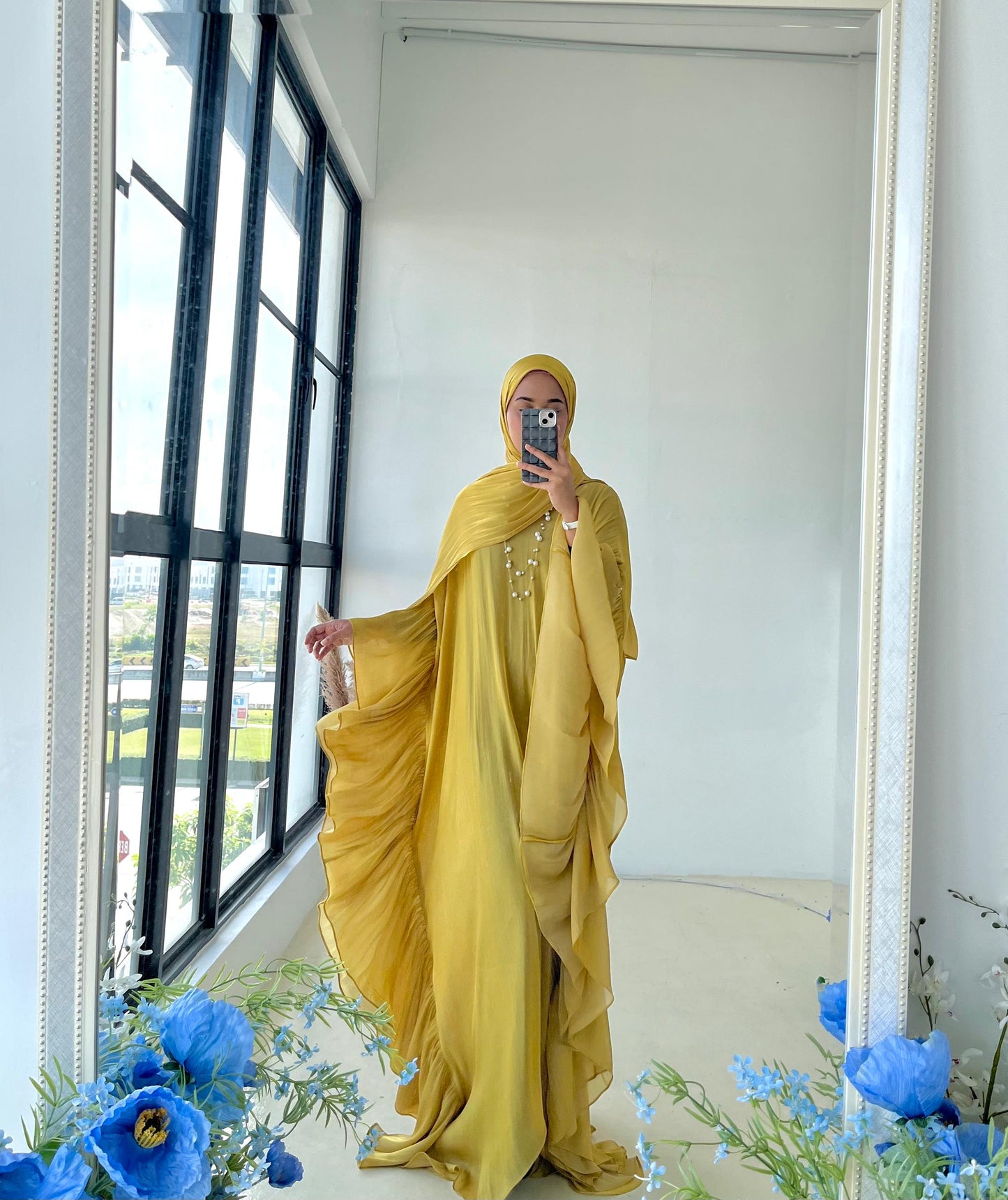 Maya Signature Abaya